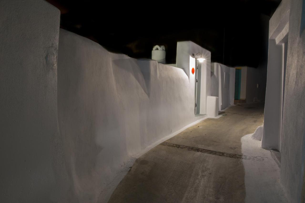 Il Melograno Traditional Cave House Karterados  Exterior photo